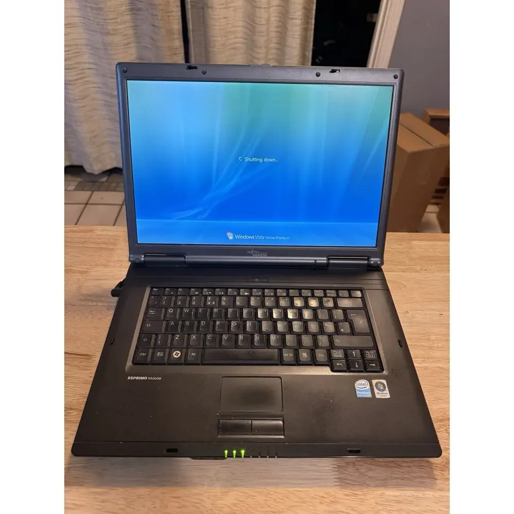 Fujitsu Siemens Esprimo Mobile V5535 Laptop T2370 Windows XP 2GB Needs Reset